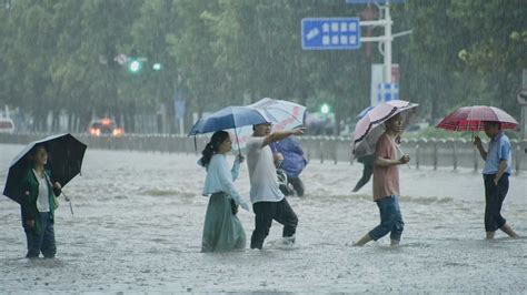 Heavy downpour [ Figgerits Answers ] .